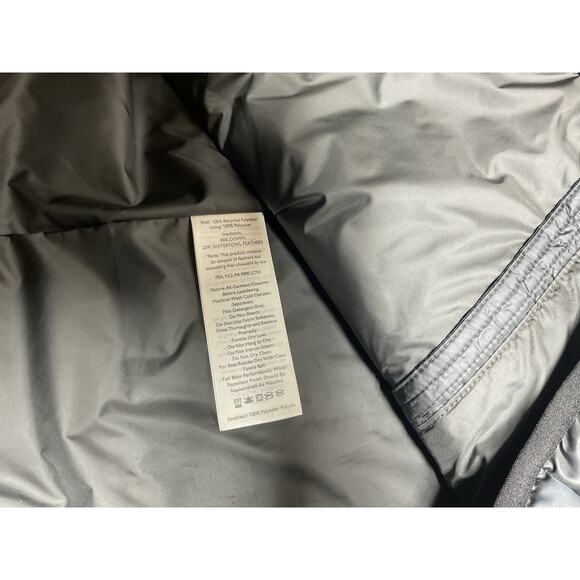 Eddie Bauer Puffer Vest Mens Medium Microlight 650 Goose Down Black NWT - Picture 11 of 12